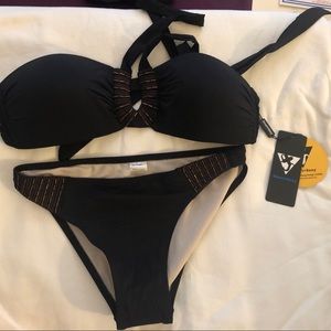 Black bikini
